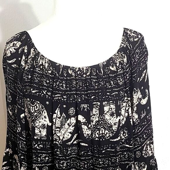 Pants Store Black & Beige Elephant Print Top w/Bell Sleeves w/Ruffle, Size Large - Picture 2 of 10